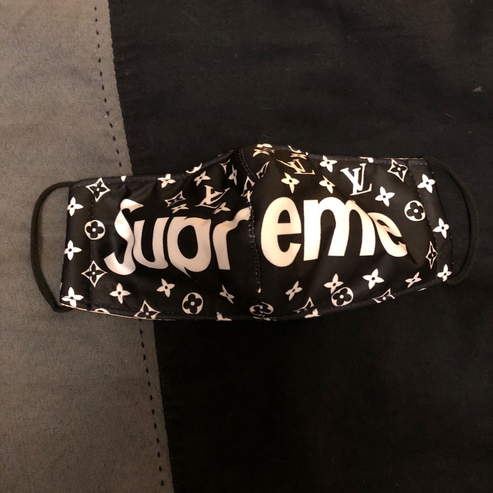 Supreme face mask (not authentic) - Picture 3 of 3